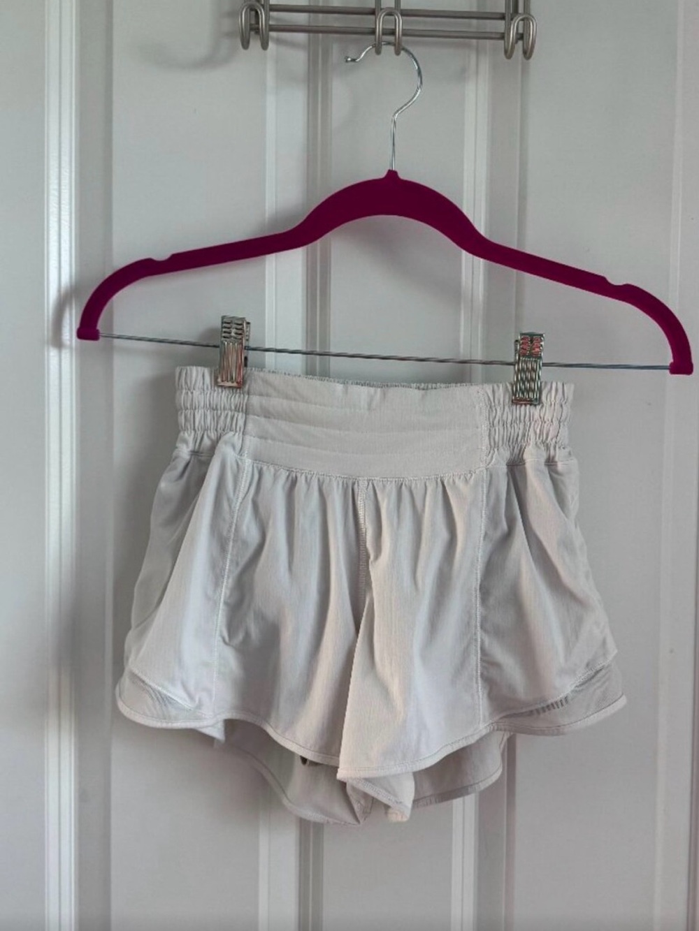 Lululemon Hotty Hot High-Rise Lined Short 2.5” (White)